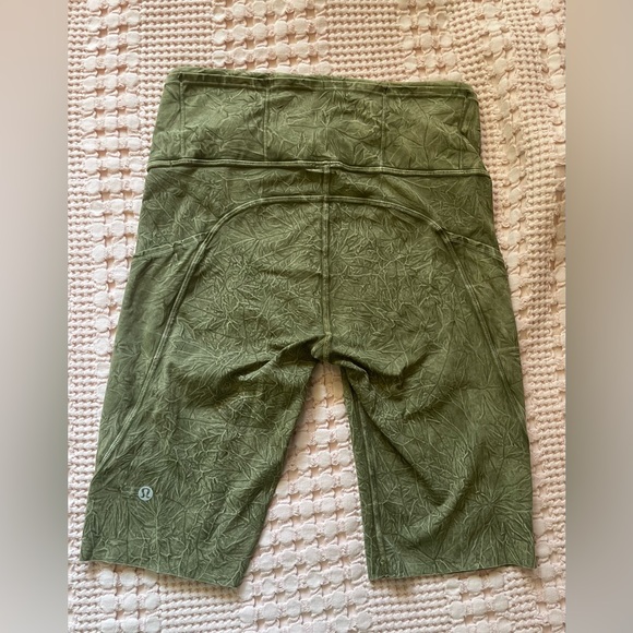 Lululemon shorts - Picture 3 of 3